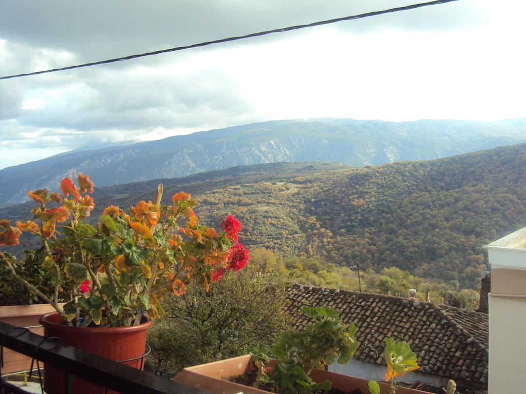 Vassilis Guesthouse Rapsáni Habitación foto