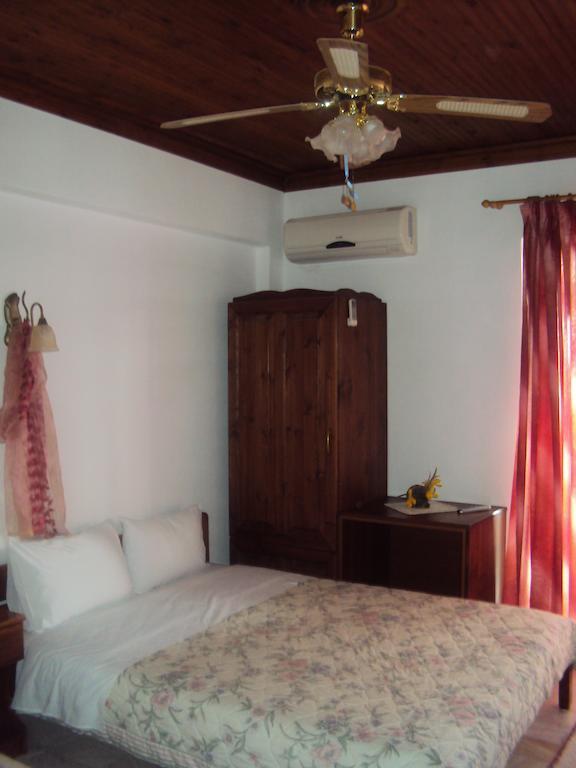 Vassilis Guesthouse Rapsáni Habitación foto