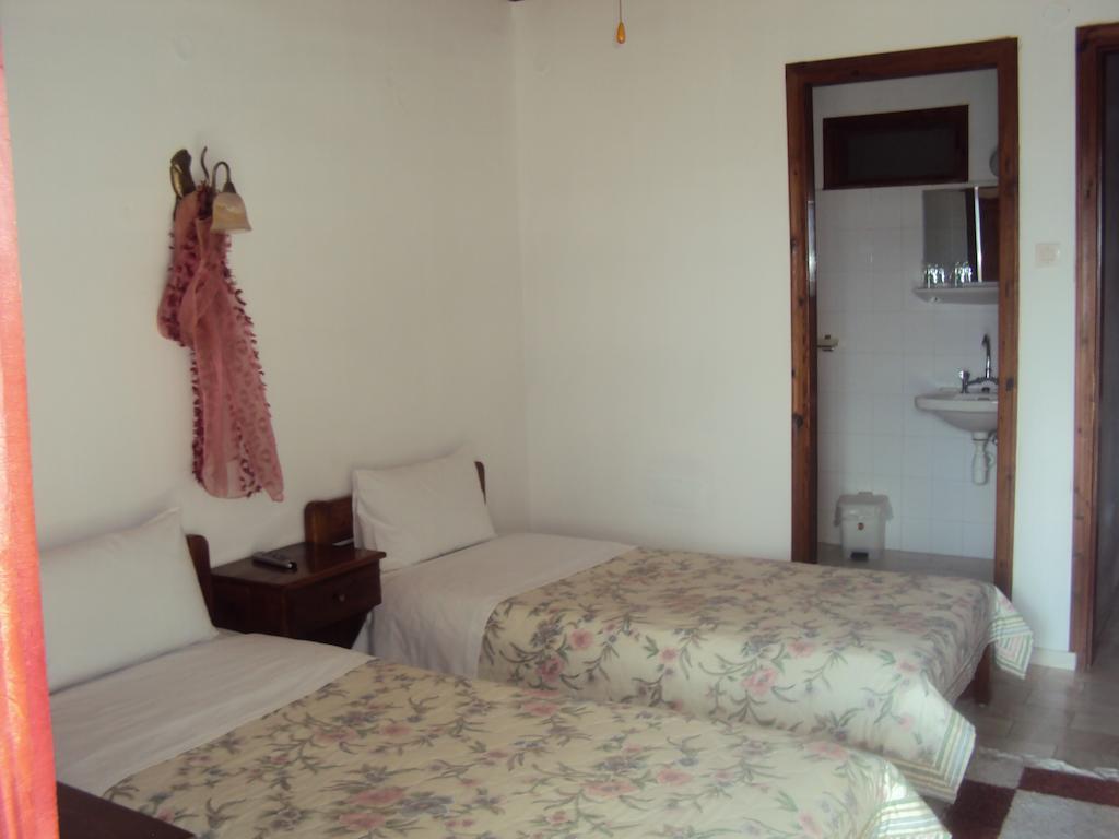 Vassilis Guesthouse Rapsáni Habitación foto